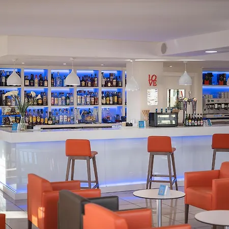 奥里韦拉普托雷维耶哈酒店