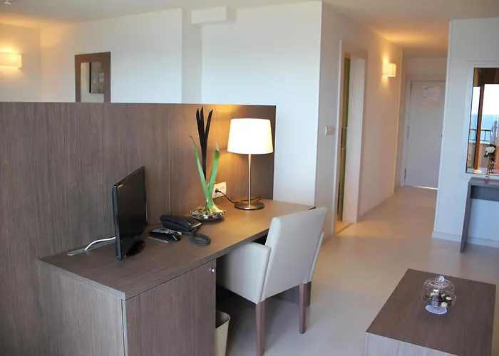 奥里韦拉普托雷维耶哈酒店