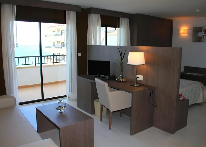 奥里韦拉普托雷维耶哈酒店 3*