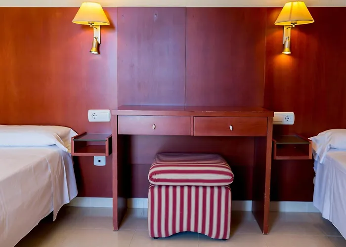 奥里韦拉普托雷维耶哈酒店 3* 托雷维耶哈