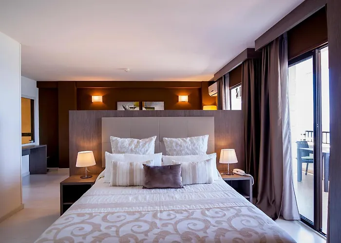 奥里韦拉普托雷维耶哈酒店